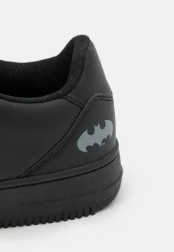 Prix Équitable YOURTURN BATMAN UNISEX - Baskets basses sneaker Rond all -YOURTURN Soldes 2023 10ff1bd7f6f24a339b85410b0f9ed5b8