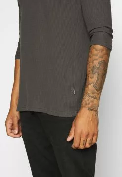 YOURTURN Prix d’Amis UNISEX - T-shirt à manches longues pullover Col rond all -YOURTURN Soldes 2023 1d50810c536945baaaee312a92594950