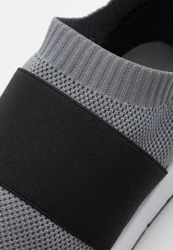 YOURTURN Prix Favorable UNISEX - Baskets basses low shoe Rond all -YOURTURN Soldes 2023 33549b4e0dfd410c818bc868647de38b