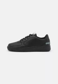 YOURTURN Prix Légers BATMAN UNISEX - Baskets basses sneaker Rond all -YOURTURN Soldes 2023 4bf46aa280344239a3dbb14d19e52185