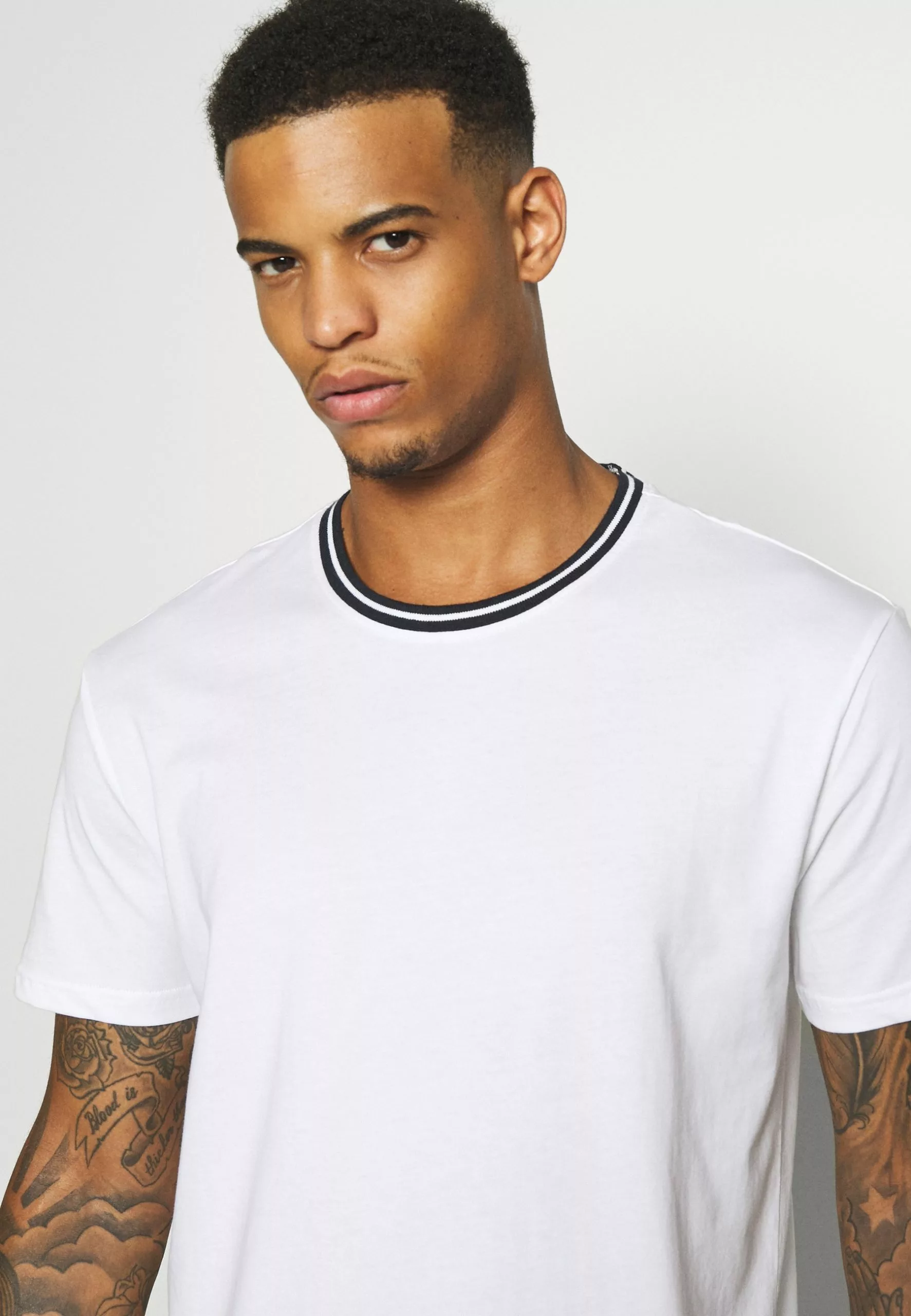 YOURTURN UNISEX - T-shirt imprimé Prix Raisonnable t shirt Col rond all 6 YOURTURN UNISEX - T-shirt imprimé Prix Raisonnable t shirt Col rond all – Image 4