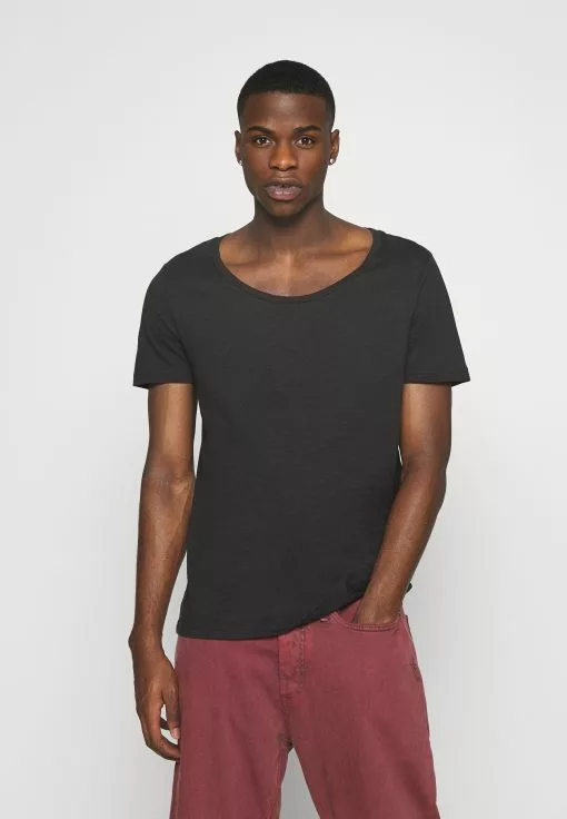 YOURTURN UNISEX - T-shirt basique Prix Discount t shirt Col rond all 8 YOURTURN UNISEX - T-shirt basique Prix Discount t shirt Col rond all -YOURTURN Soldes 2023 6117830fd1b1460dba059d987c174c74