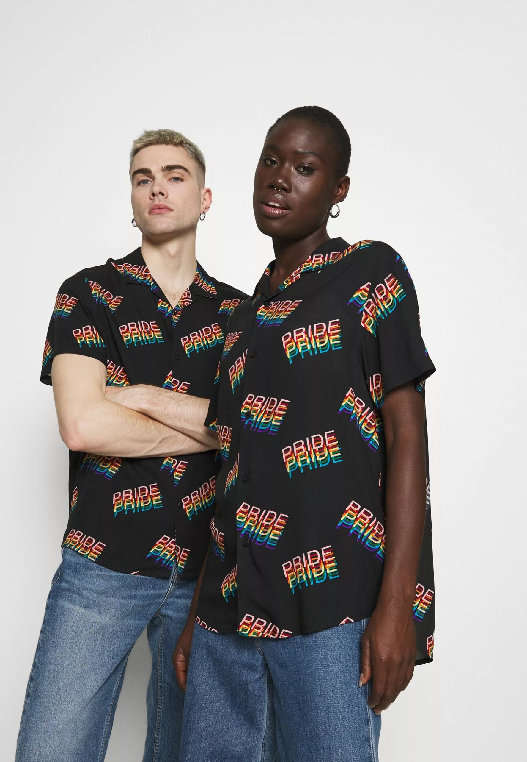 YOURTURN Prix Réduit PRIDE UNISEX - Chemise shirt Col revers all 3 YOURTURN Prix Réduit PRIDE UNISEX - Chemise shirt Col revers all