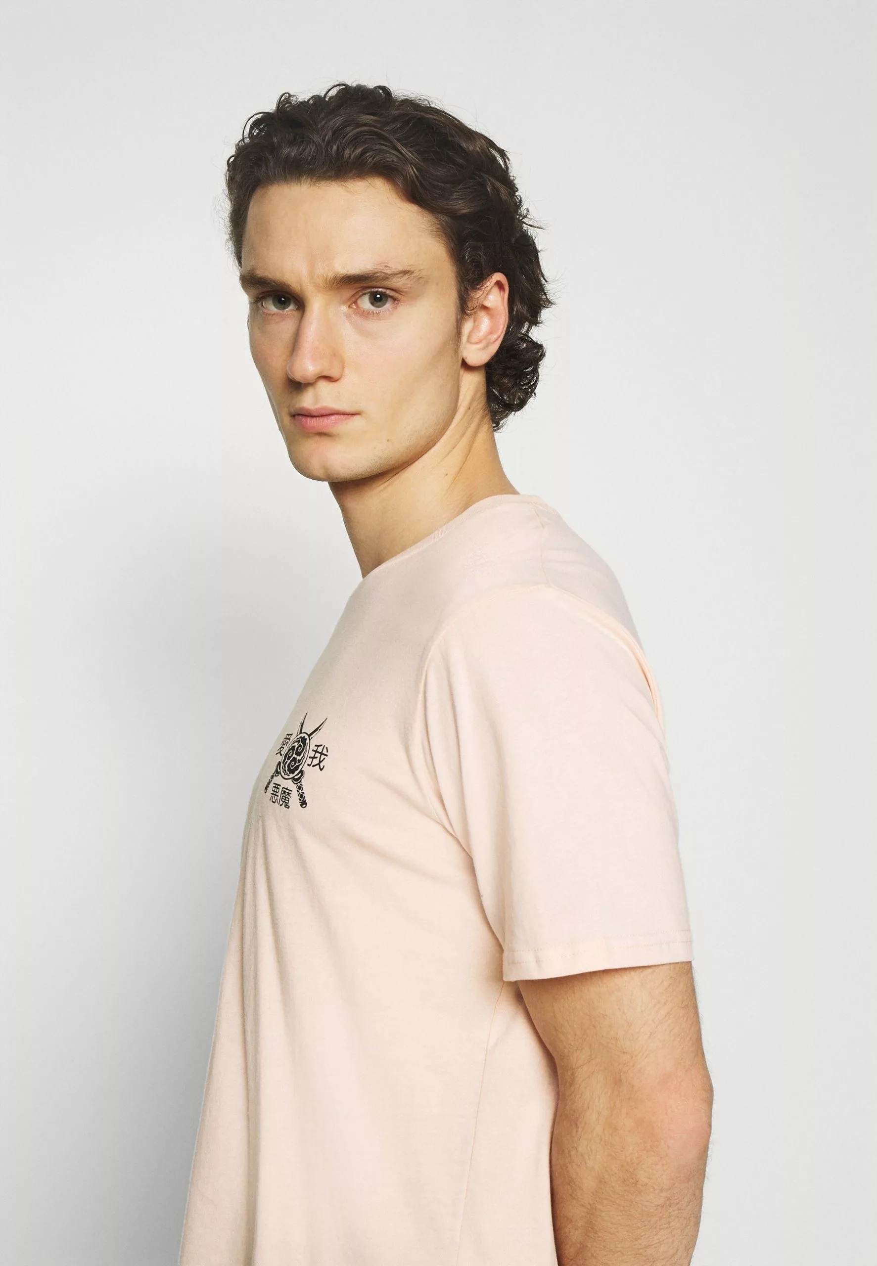 Qualité Fiable YOURTURN T-shirt imprimé t shirt Col rond all 5 Qualité Fiable YOURTURN T-shirt imprimé t shirt Col rond all – Image 3