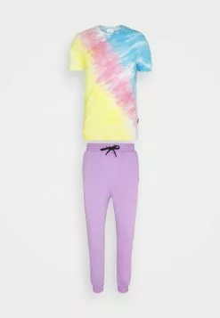 YOURTURN Prix Distinctifs UNISEX SET - T-shirt imprimé combination clothing Normale all 20 YOURTURN Prix Distinctifs UNISEX SET - T-shirt imprimé combination clothing Normale all -YOURTURN Soldes 2023 85b8f699b28d4454a834bb5de97913d2