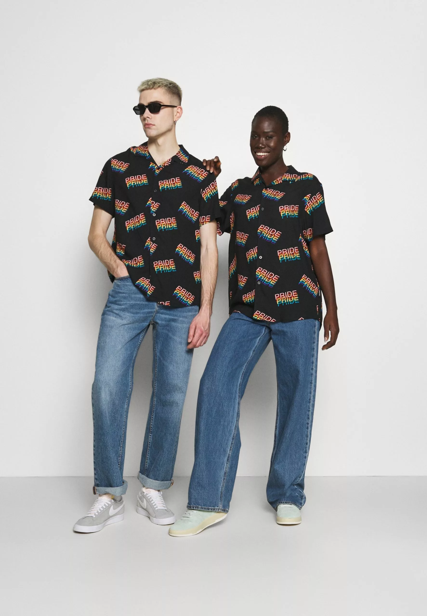 YOURTURN Prix Réduit PRIDE UNISEX - Chemise shirt Col revers all 4 YOURTURN Prix Réduit PRIDE UNISEX - Chemise shirt Col revers all – Image 2