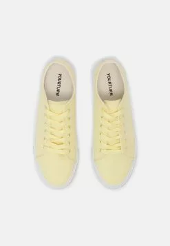 YOURTURN UNISEX - Baskets basses - yellow Prix Préférentiel sneaker Rond all -YOURTURN Soldes 2023 8c4b2bdd7ce24faeb2959be11a48682b