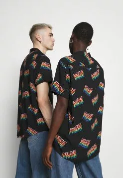 YOURTURN Prix Réduit PRIDE UNISEX - Chemise shirt Col revers all 10 YOURTURN Prix Réduit PRIDE UNISEX - Chemise shirt Col revers all -YOURTURN Soldes 2023 a94914311e0f41268e804b531b420222