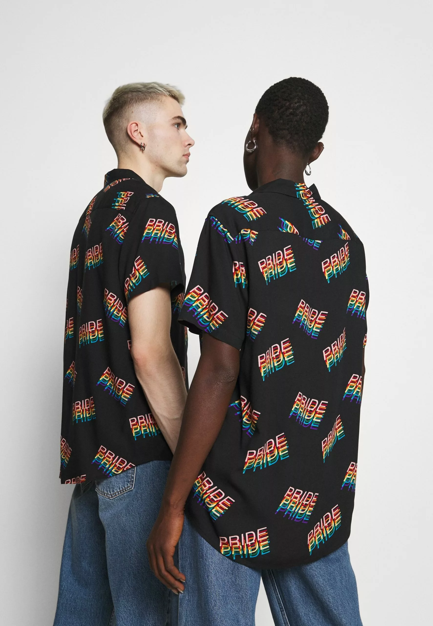 YOURTURN Prix Réduit PRIDE UNISEX - Chemise shirt Col revers all 5 YOURTURN Prix Réduit PRIDE UNISEX - Chemise shirt Col revers all – Image 3