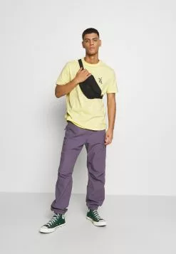 YOURTURN Prix Gelé UNISEX - T-shirt imprimé t shirt Col rond all -YOURTURN Soldes 2023 b6249a4537ae4f858b362ec3184fb219