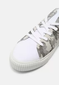 YOURTURN UNISEX - Baskets basses Qualité Garantie sneaker Rond all 14 YOURTURN UNISEX - Baskets basses Qualité Garantie sneaker Rond all -YOURTURN Soldes 2023 ca11995a9b1b45deab7b378518ebdd7e