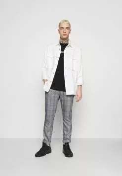 YOURTURN Prix Malin ROSE AND BARBED WIRE UNISEX - T-shirt imprimé t shirt Col rond all -YOURTURN Soldes 2023 da729515ade14cd6ab0967d3cc8a57a0