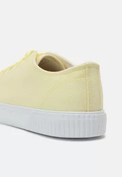 YOURTURN UNISEX - Baskets basses - yellow Prix Préférentiel sneaker Rond all -YOURTURN Soldes 2023 e2596fd103c94987bfe4ad50ece2fa26