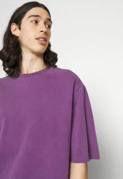 YOURTURN UNISEX - T-shirt basique Remise En Ligne t shirt Col rond all -YOURTURN Soldes 2023 e7903bef3a36427e81f07f1b6cf4c67c