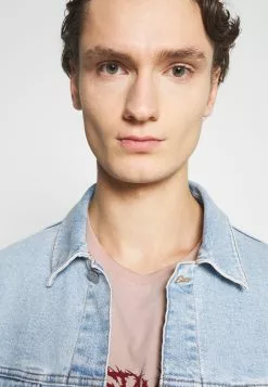 Soldes YOURTURN UNISEX - T-shirt imprimé t shirt Col rond all 12 Soldes YOURTURN UNISEX - T-shirt imprimé t shirt Col rond all -YOURTURN Soldes 2023 e9b8a560f4174ef4ab25736182e66c53